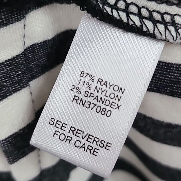 Cato 26/28 Black & White Striped Asymmetrical Hem Stretch Knit Pencil Skirt 4X - Picture 6 of 8